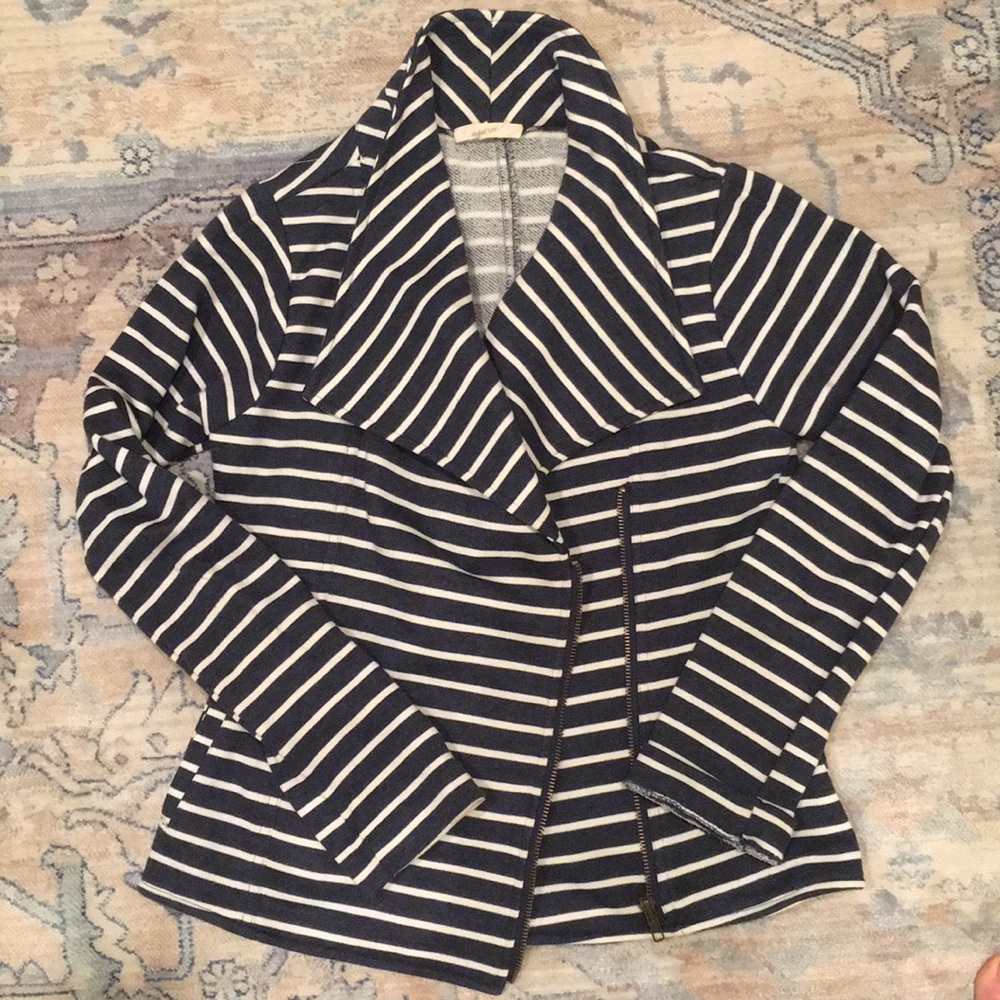 Cute moto style knit jacket!